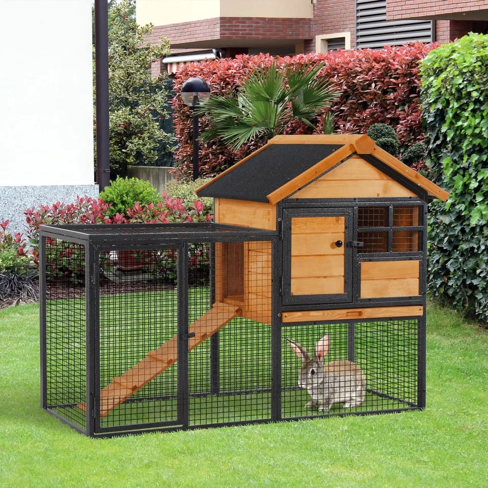 Outdoor Rabbit Cage Elevated Pet House w/ Slide-Out Tray, Natural Wood & Black