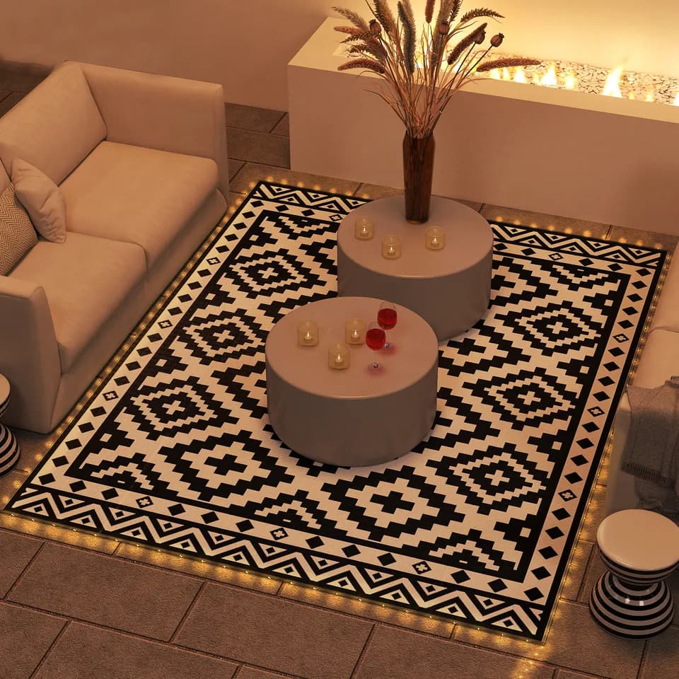 Outdoor Rug Carpet Reversible Plastic Straw Rug with LED Lights Black and White 10 x 8 for Patio
