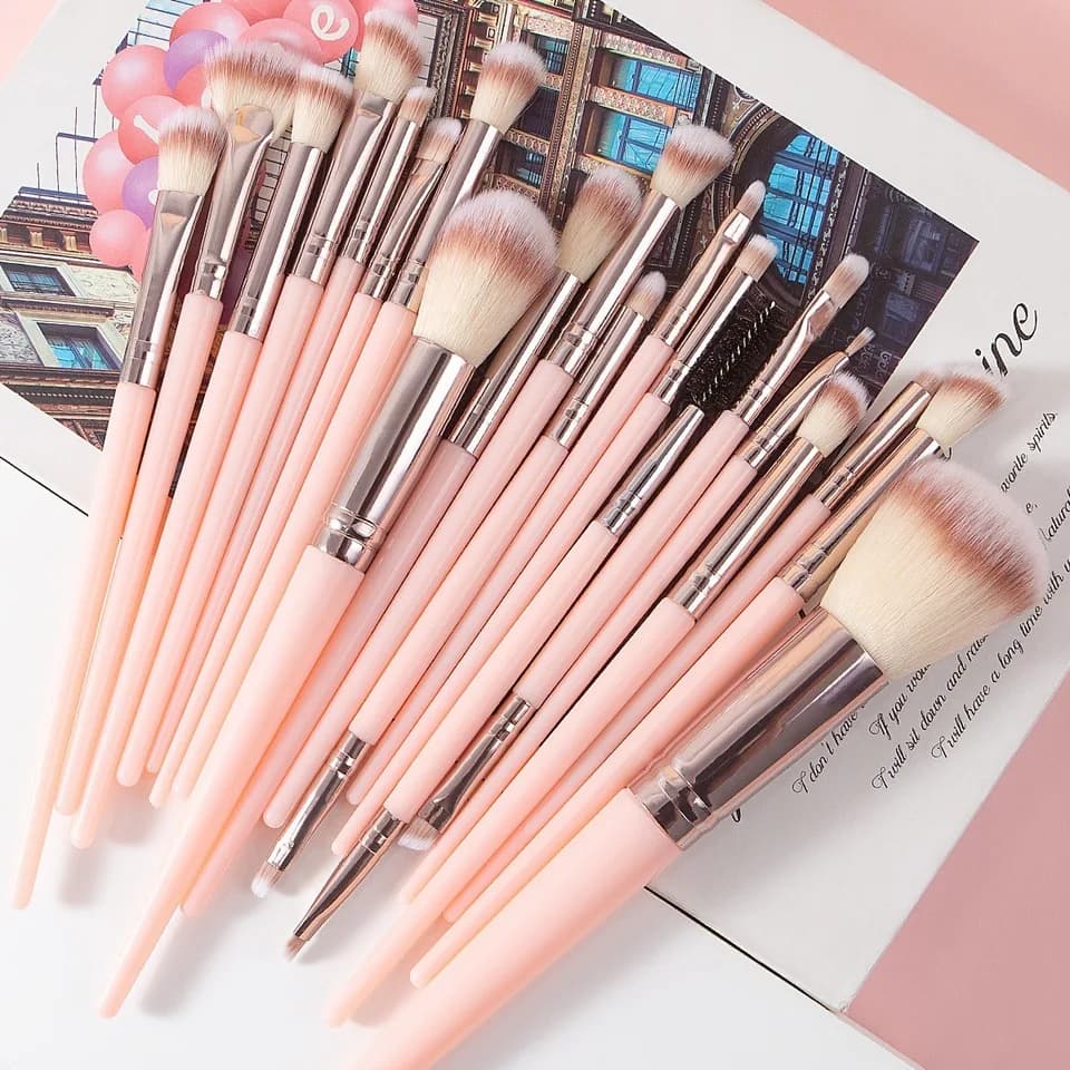 25PCS Make Up Brushes Set Synthetic Eyeliner Eyeshadow Foundation Blusher Tool