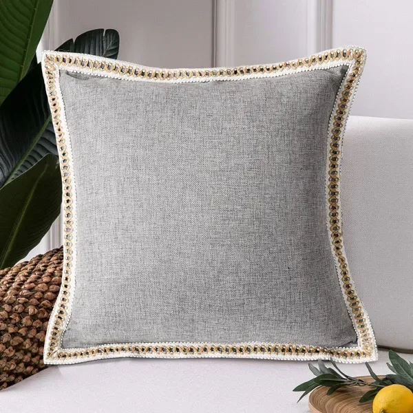 A Set Of Two-piece Retro Linen Trimmed Pillowcases