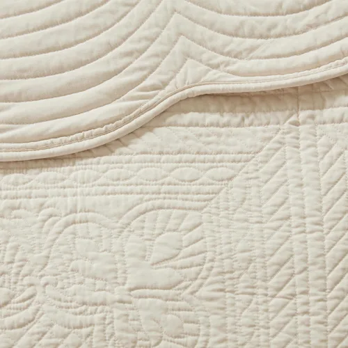 3 Piece Reversible Scalloped Edge Quilt Set Cream King Cal King view 4