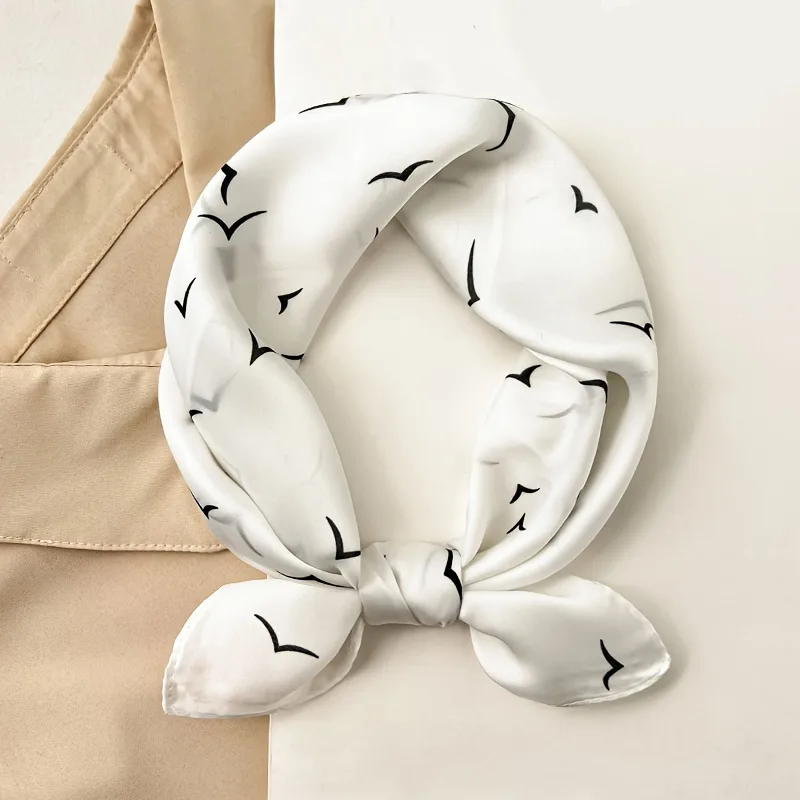Crafted From Imitation Silk Fabric, This Soft Shawl Is The Perfect Lightweight Accessory For Spring And Autumn. It Is Ideal For Women's Sun Protection And Is Ideal For Outdoor Activities