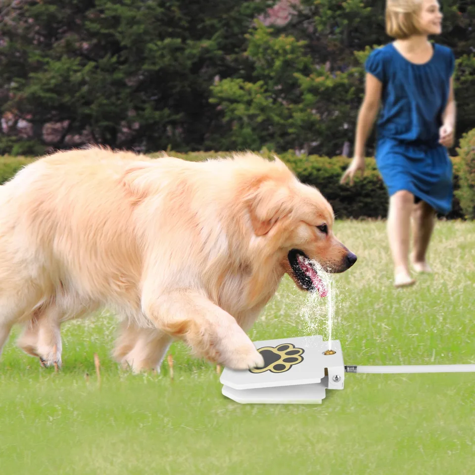 1 Pc Dog Water Fountain Outdoor Dog Pet Water Dispenser Step-on Activated Sprinkler With Interactive Paw Pedal Valve For Drinking Water view 4