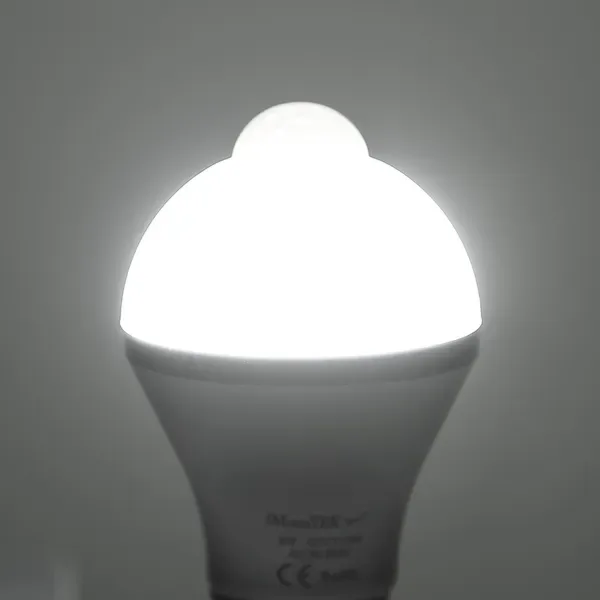 E27 Motion Sensor Light Bulb 9W 5W 6500K Dusk To Dawn view 3