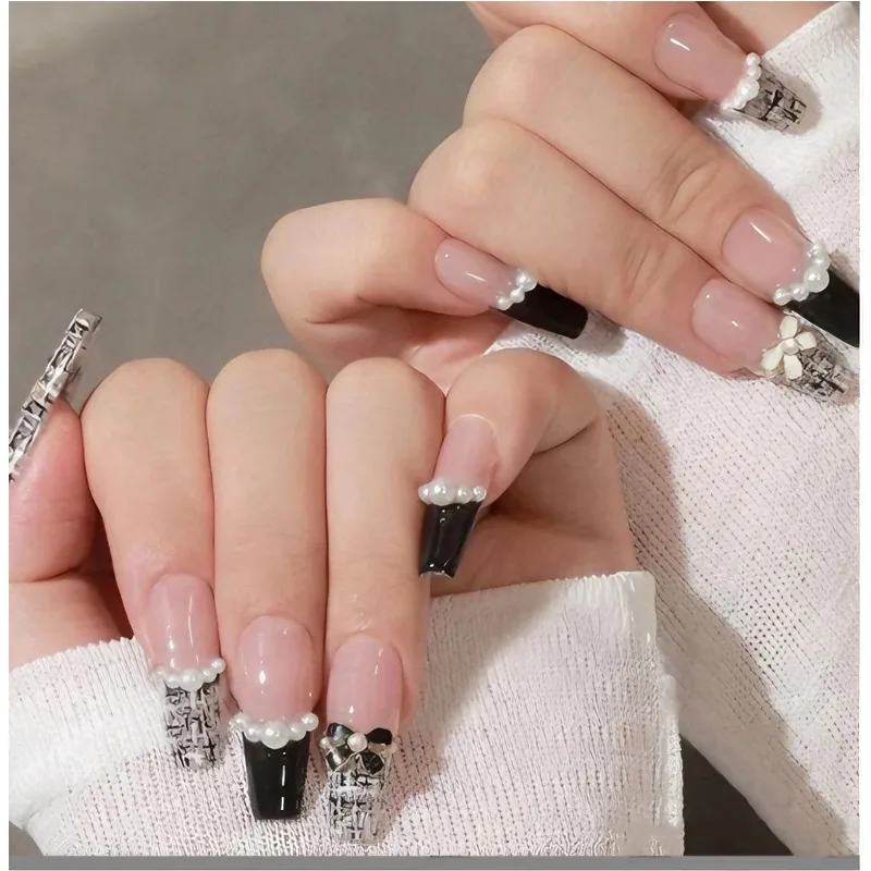 24 PCS Black And White CC Nail Art, Long Length Long Water Pipe Fake Nails,Square Head Nail Tips False Nail view 2