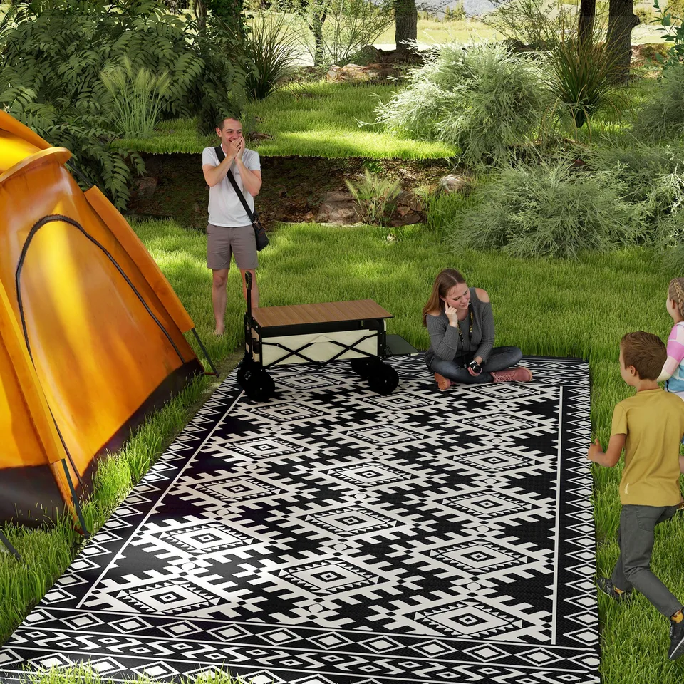 Reversible Outdoor Rug, Waterproof Plastic Straw with Carry Bag, 9' x 18', Black & White Rhombus Border