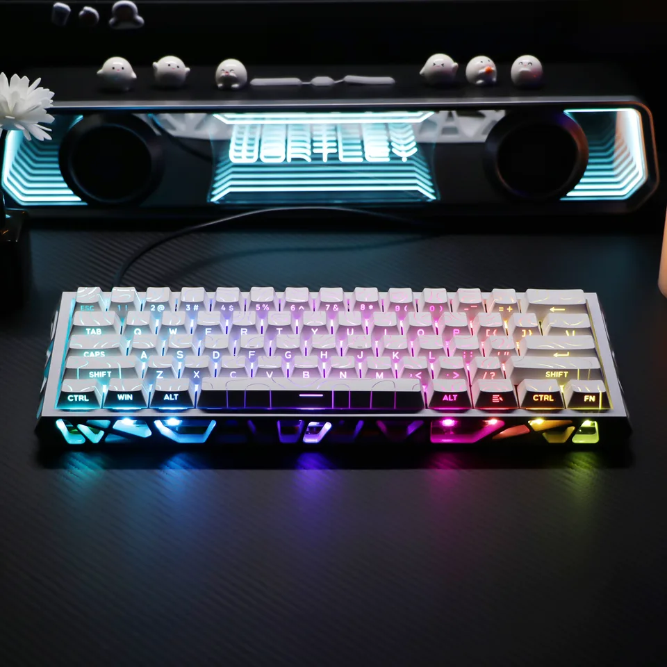 NC61 Magnetic Shaft Single-Mode Mechanical Keyboard view 1