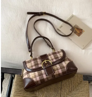 Sophisticated And Refined Crossbody Bag Fashionable And Versatile Shoulder Bag view 3