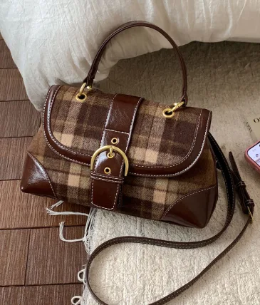 Sophisticated And Refined Crossbody Bag Fashionable And Versatile Shoulder Bag view 1